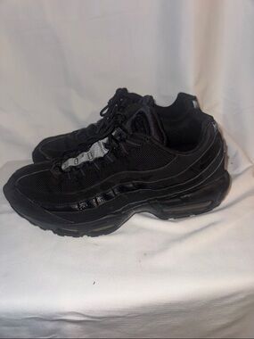 Men’s 10 Nike Air Max 95 Triple Black